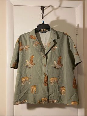 SHEIN Olive Green Short-Sleeve Button-Down Shirt with Leopard Print